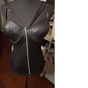 Black corset, size 1X‎